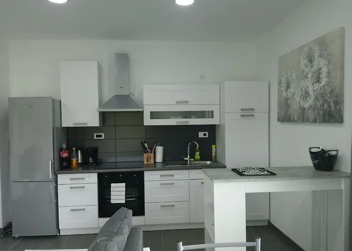 公寓 Casa Laura 里耶卡
