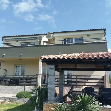 Casa Laura * غييكا